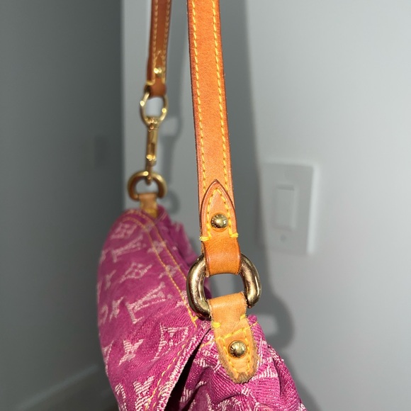 Louis Vuitton Pink Monogram Denim Pleaty Shoulder Bag - Picture 4 of 13